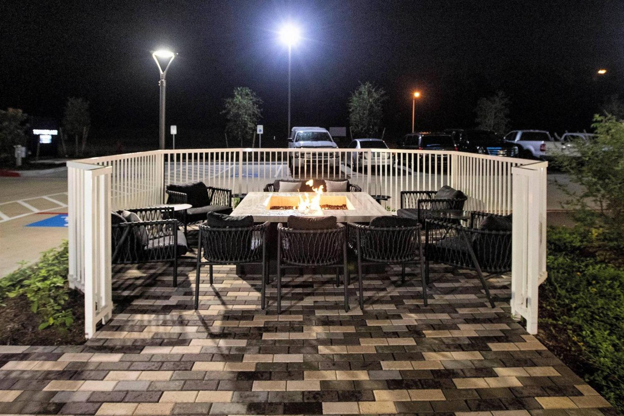Towneplace Suites By Marriott Конро Экстерьер фото
