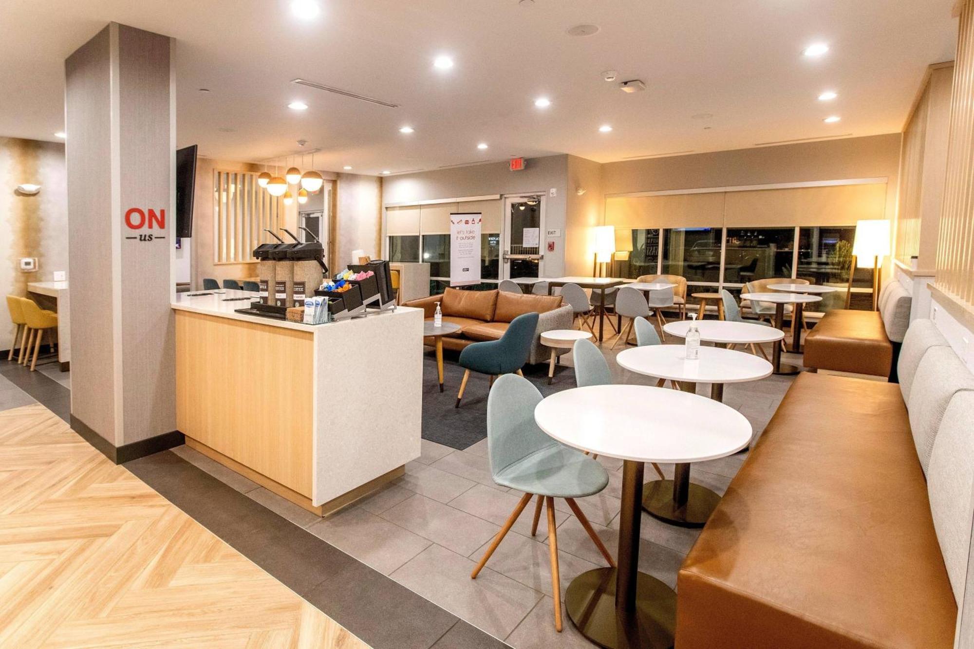 Towneplace Suites By Marriott Конро Экстерьер фото