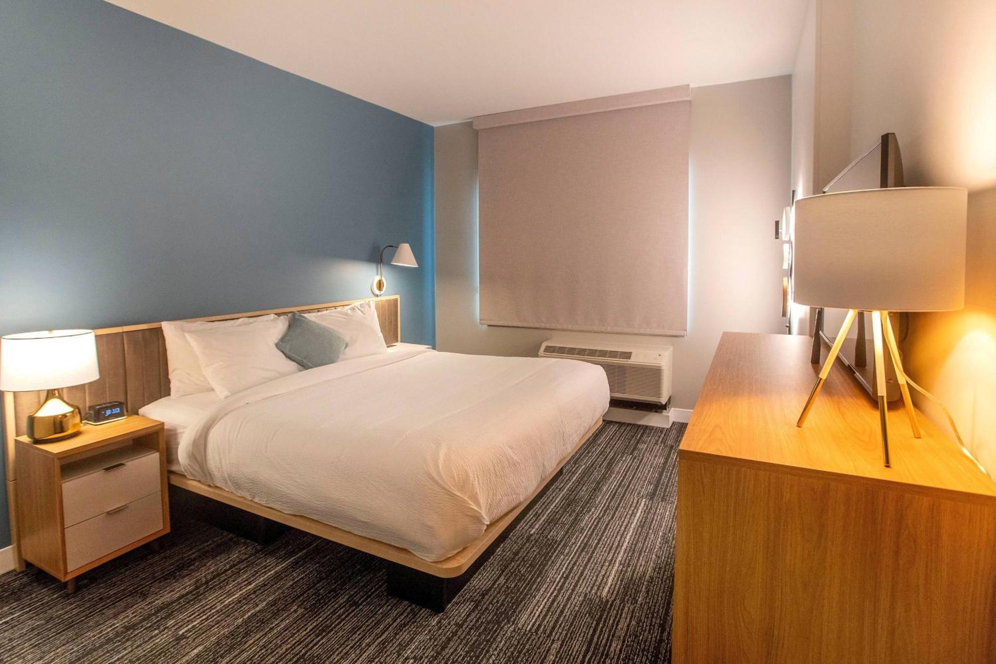 Towneplace Suites By Marriott Конро Экстерьер фото